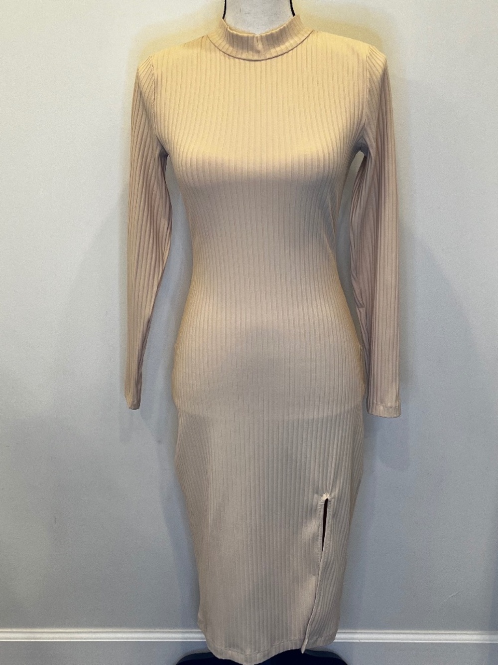 BEBE Beige mockneck long sleeve bodycon with side split